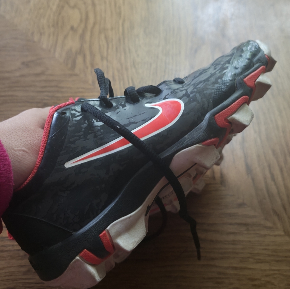 Nike Kids Black and Red Cleats - Picture 2 of 4